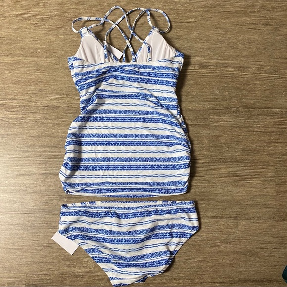 A Pea In The Pod Tankini Pattern Swim Set - Picture 2 of 2